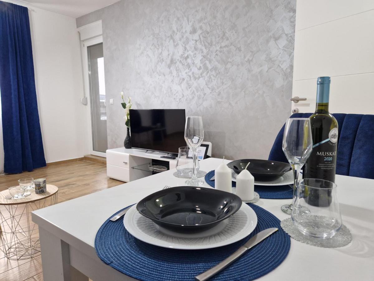 Apartman Astra スレムスカ・ミトロヴィツァ エクステリア 写真