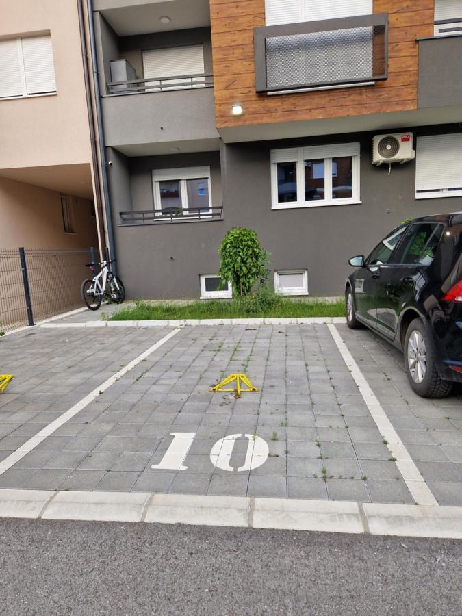 Apartman Astra スレムスカ・ミトロヴィツァ エクステリア 写真